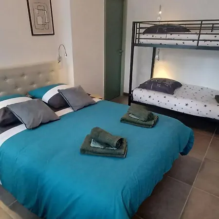 De La Fecleval 6 Personnes Proche Du Puy Dufou *