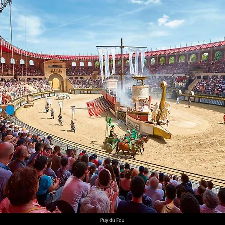 De La Fecleval 6 Personnes Proche Du Puy Dufou 別荘 *