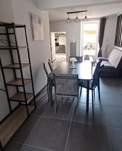 De La Fecleval 6 Personnes Proche Puy Dufou Casa vacanze