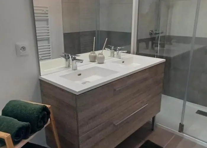 De La Fecleval 6 Personnes Proche Puy Dufou Casa vacanze *